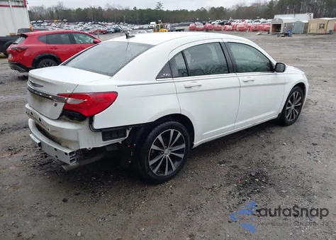 2013 Chrysler 200 Limited z USA, uszkodzony, nr VIN 1C3CCBCG8DN651270